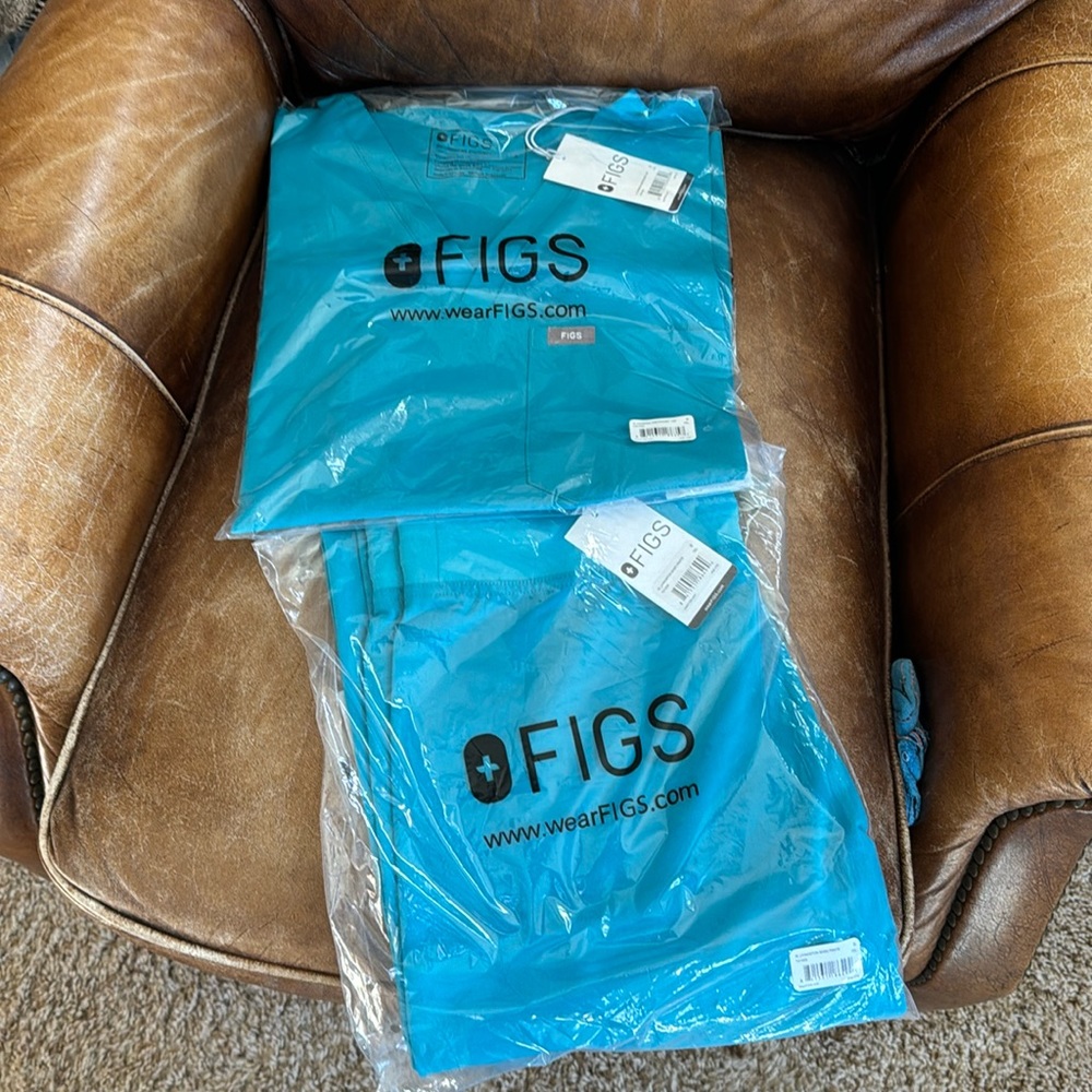 Fig New with tags teal small set